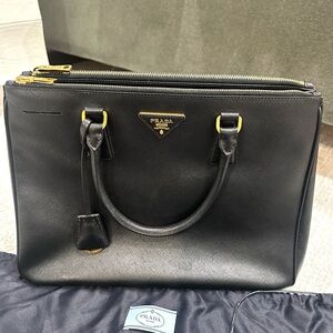 Beautiful Prada bag in pristine condition